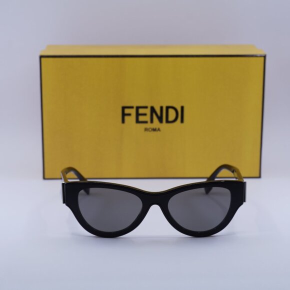Fendi FE40135I 01A Cat Eye Sunglasses - Shiny Black/Smoke - Picture 4 of 11